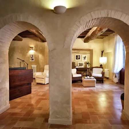 Charming Holiday With Large Garden In Hébergement de vacances
