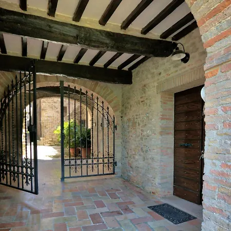 Charming Holiday With Large Garden In Hébergement de vacances *