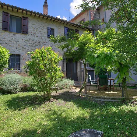Charming Holiday With Large Garden In Hébergement de vacances *