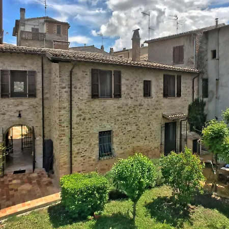 Hébergement de vacances Charming Holiday With Large Garden In Bevagna
