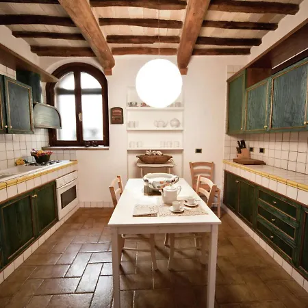 Hébergement de vacances Charming Holiday With Large Garden In Bevagna