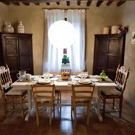 Charming Holiday With Large Garden In Hébergement de vacances